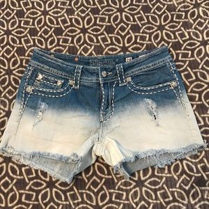 Miss Me shorts size 28!!